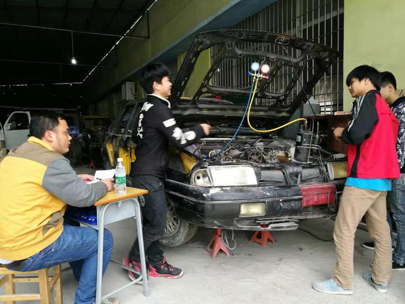 重庆在哪可以考个汽车维修工报名地址已发布