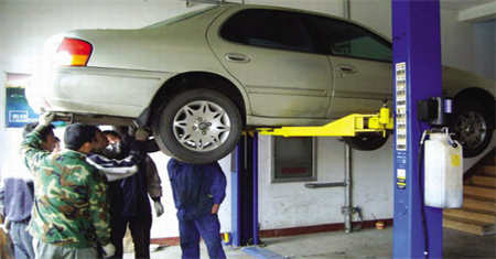 汽车维修工证书考什么要多少钱